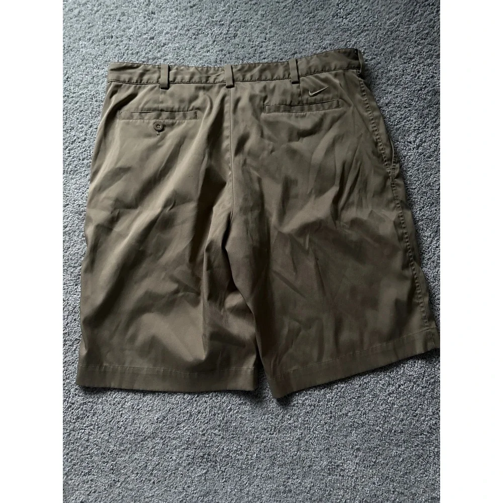 Nike Golf Dri-FIT Men Khaki Tan Performance Shorts Size 36 Golf Activewear Chico